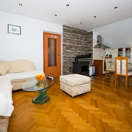 Apartman Duvancic アパート *
